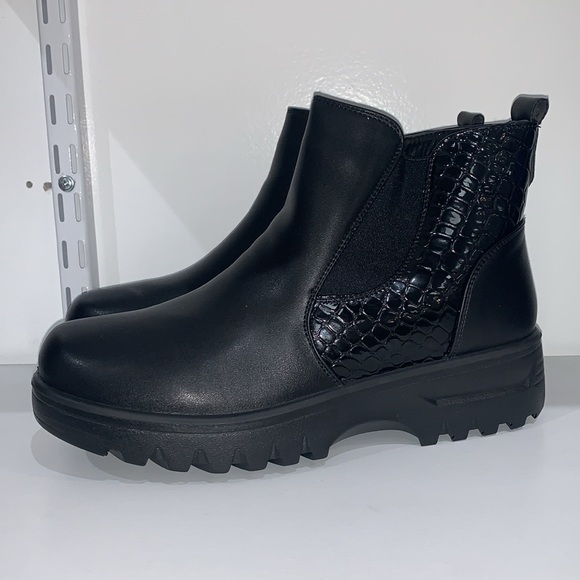 BLACK PRINTED ANKLE BOOTS WITH FUR - Picture 5 of 9